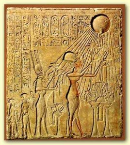 Akhenaten and Nefertiti Worshipping Their One god